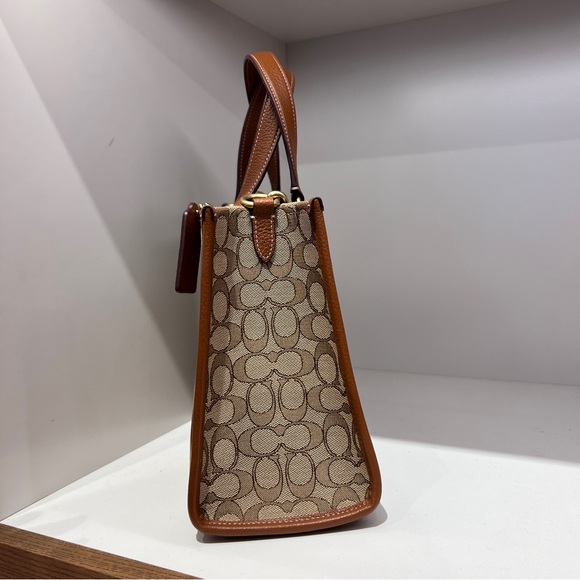 Disney X Coach Dempsey Carryall Jacquard With Mickey Mouse Print Tote Bag CM198 - Picture 3 of 9